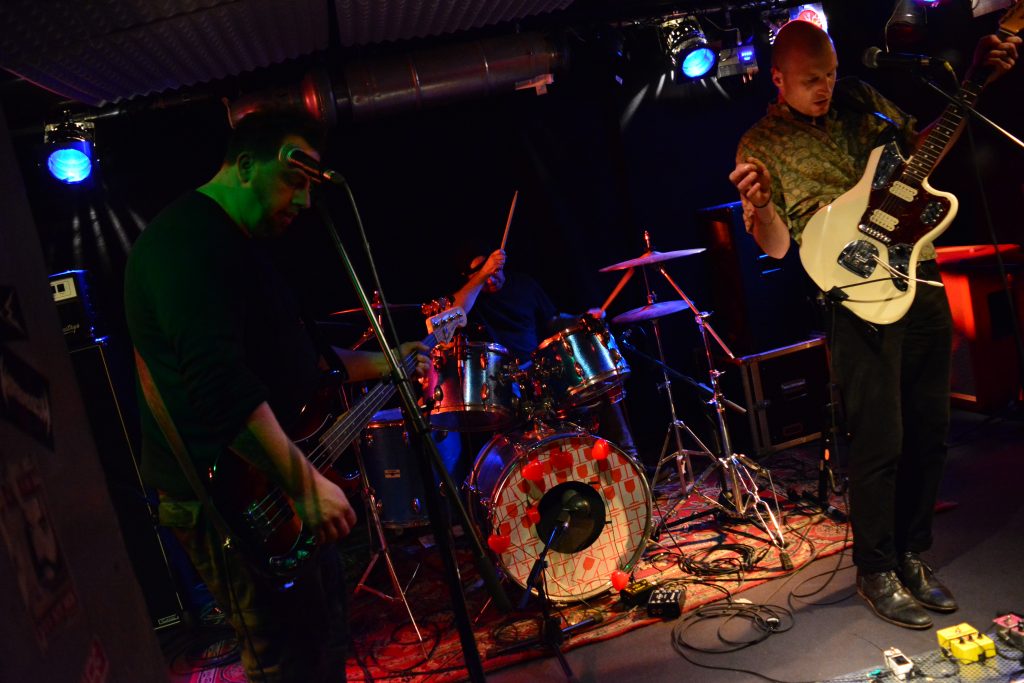 Die Garage Rock Band Moin aus Quakenbrück live bei der Rock in der Region Relegation 2017 im Ostbunker Osnabrück