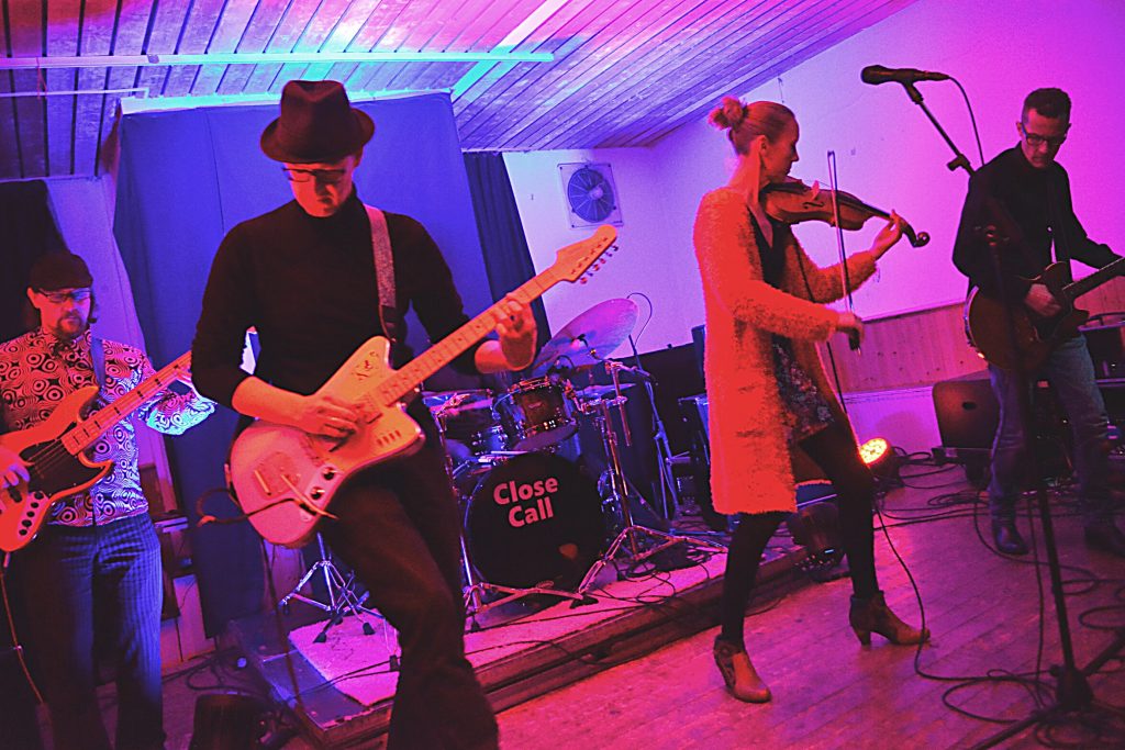 Die Art Folk Band Much better, Thank you live beim Rock in der Region Vorentscheid 2017 in Georgsmarienhütte