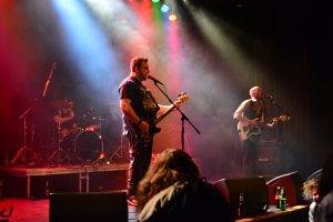 Die Garage Rock-Band Moin live beim Rock in der Region-Finale 2017 im Haus der Jugend Osnabrück